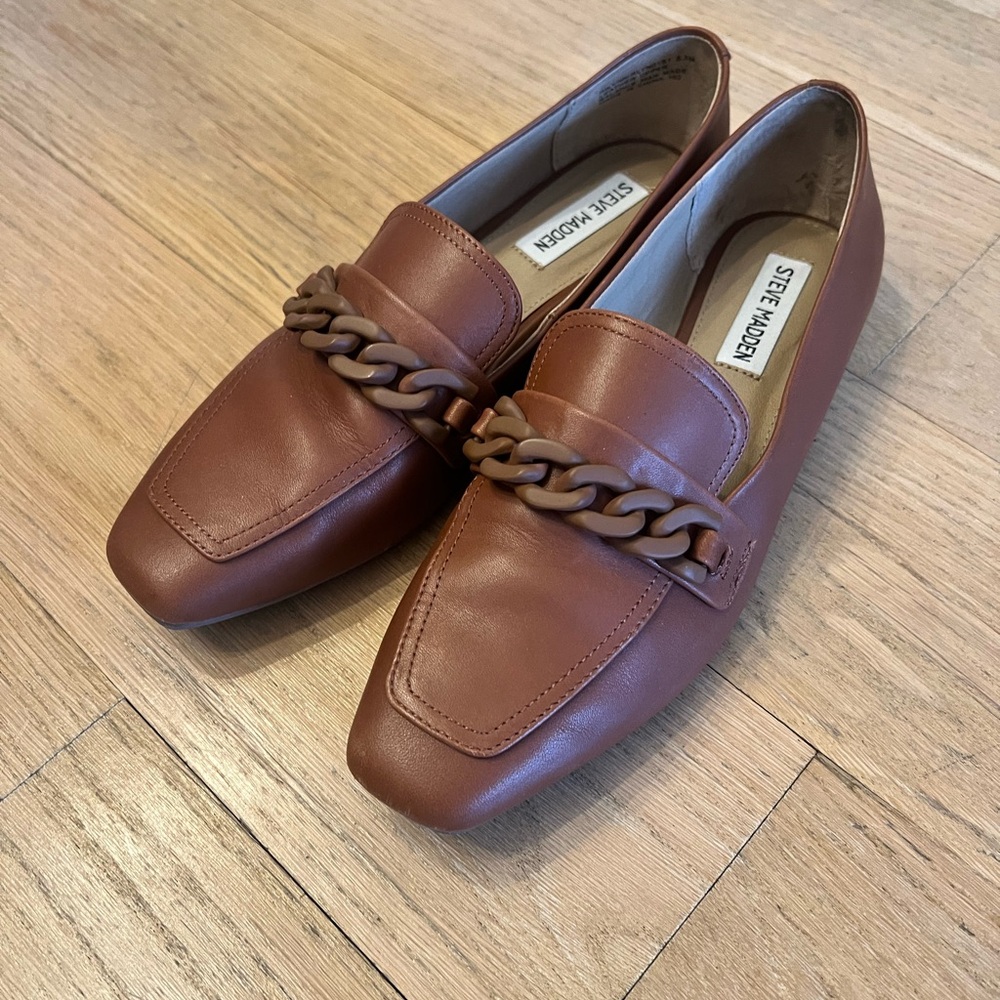 Steve Madden Rilynn Chain Loafer - Picture 2 of 6